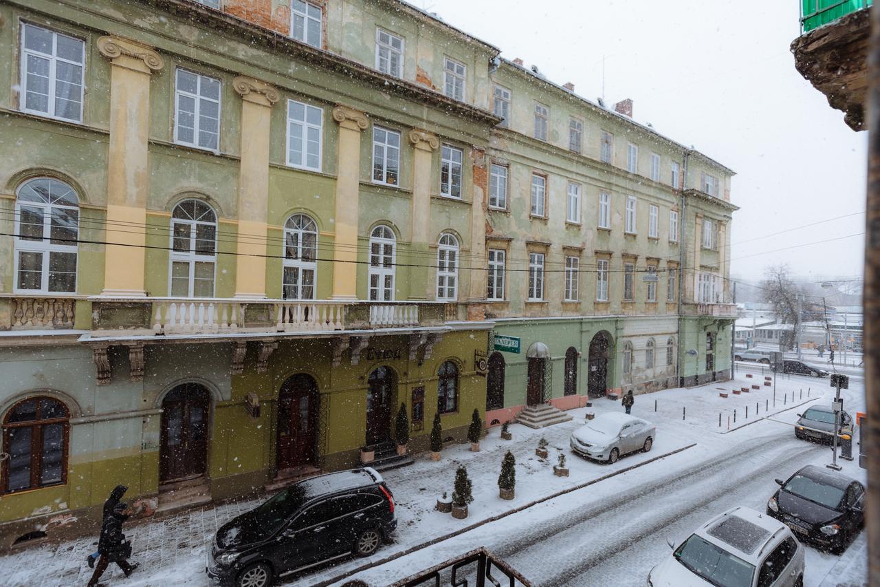 Apartments On Teatralna 26 Lviv Exterior foto
